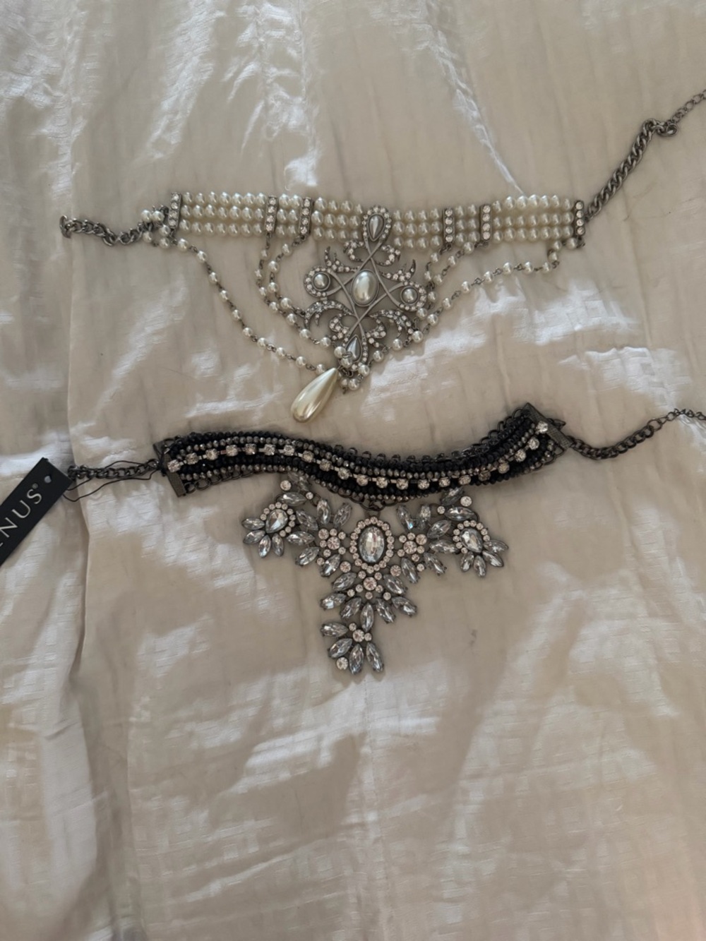 Pearl and Crystal Statement Choker Set - White & Black